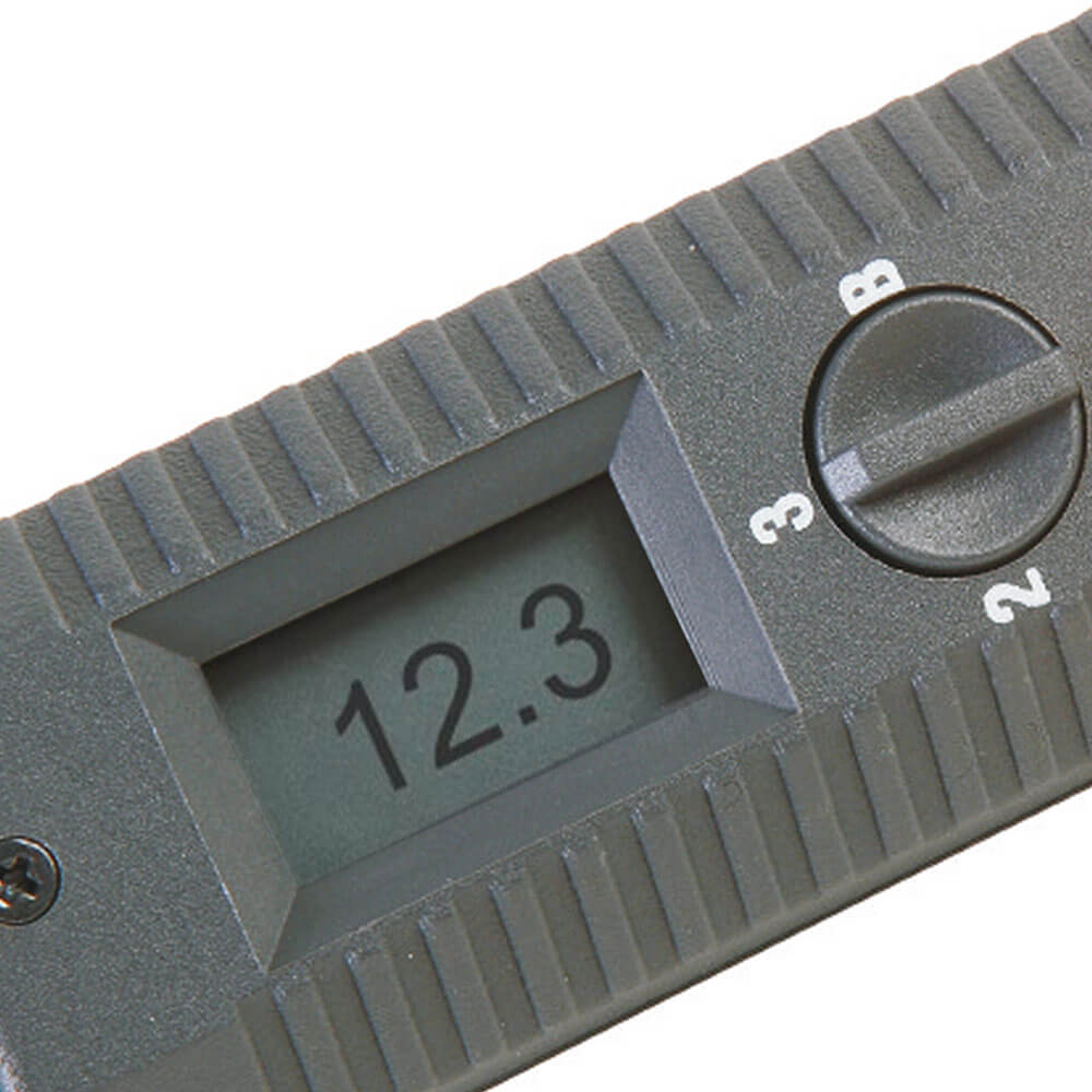 Elcometer-7400-moisture-meter-display-1